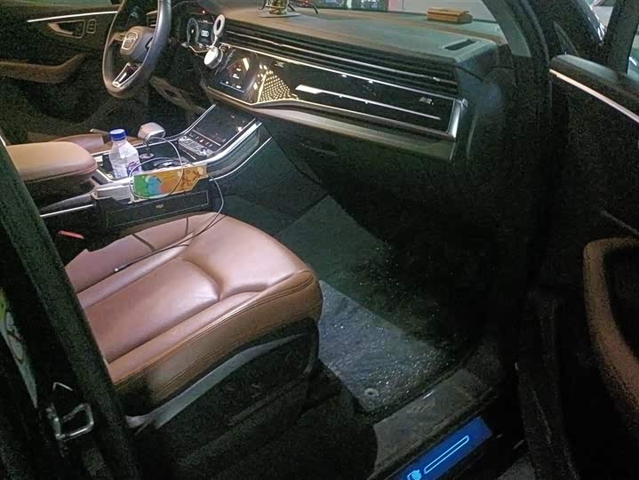 Фото 8 - Audi Q7