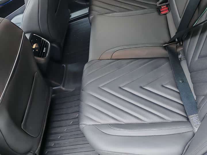 Фото 8 - Changan Deepal SL03