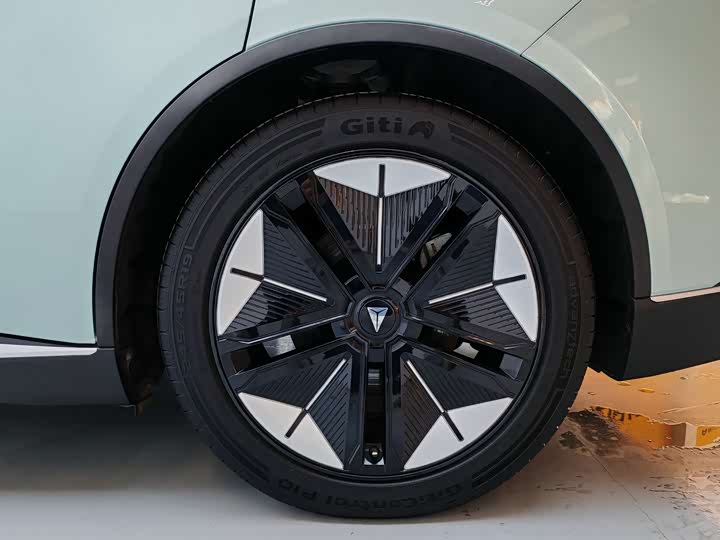 Фото 9 - Changan Deepal SL03