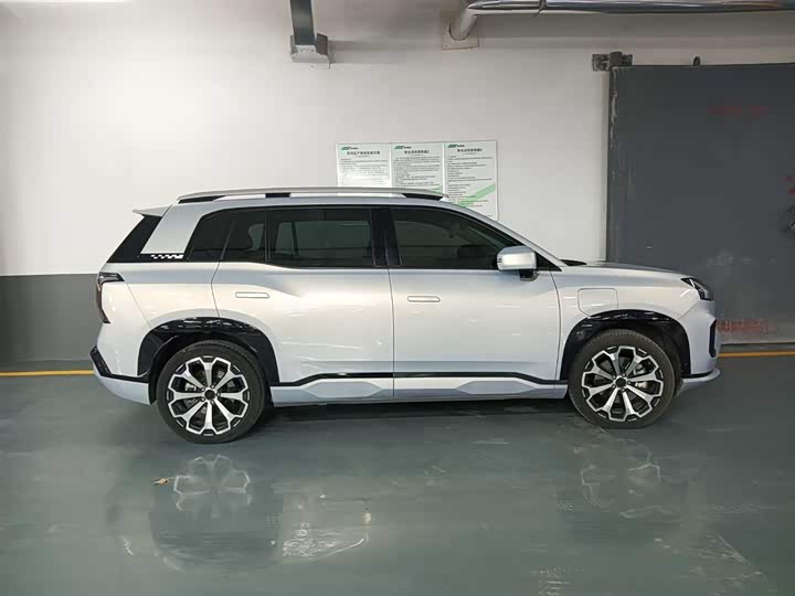 Фото 3 - GAC Aion V