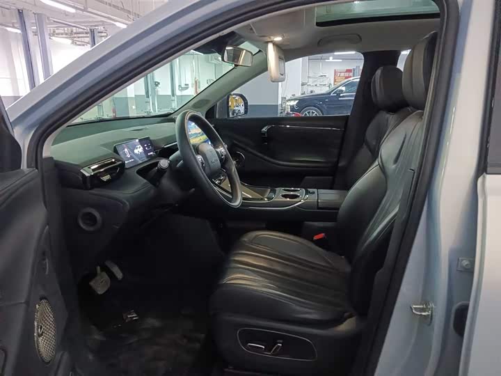 Фото 8 - GAC Aion V