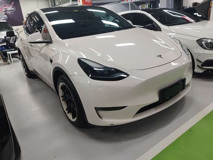 Photo 3 - Tesla Model Y