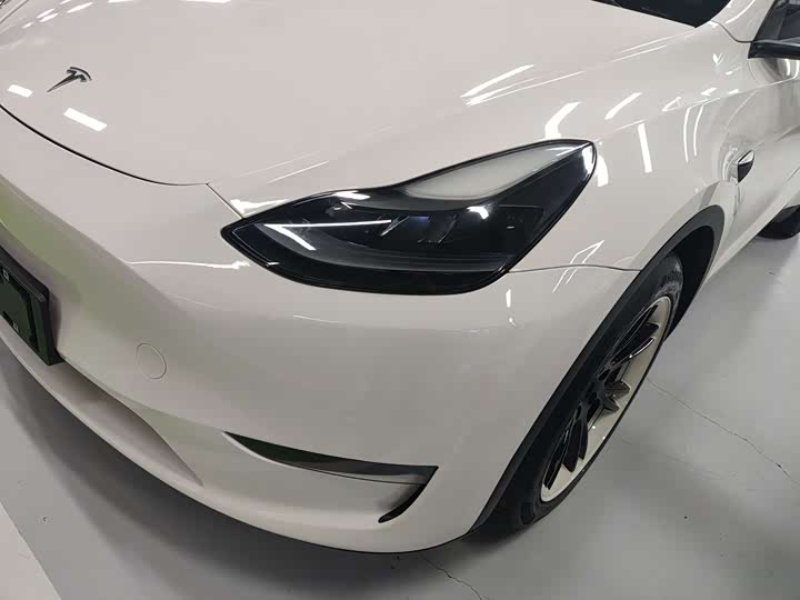 Photo 4 - Tesla Model Y