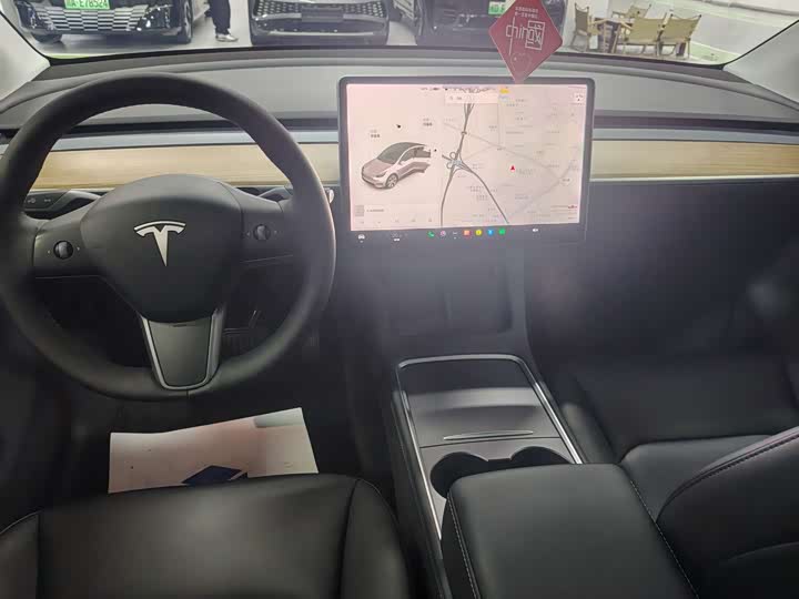 Photo 9 - Tesla Model Y