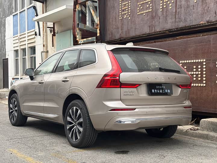 Фото 4 - Volvo XC60