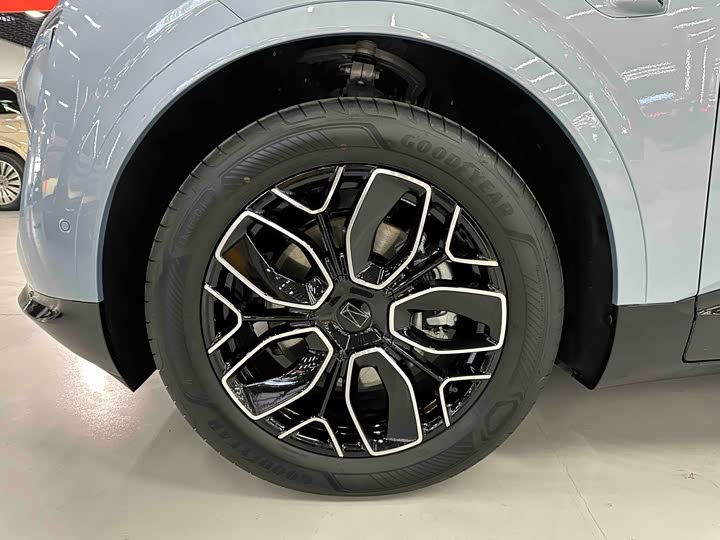 Фото 4 - Avatr 07