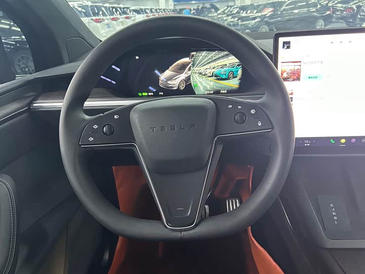 Фото 6 - Tesla Model X