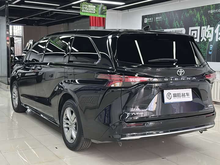 Фото 5 - Toyota Sienna