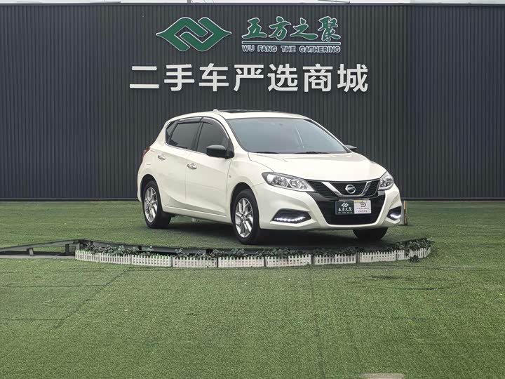 Фото 3 - Nissan Tiida