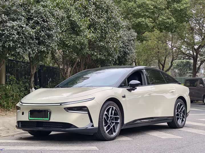 Фото 1 - XPeng F57