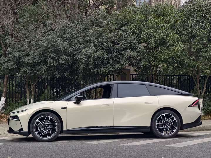 Фото 2 - XPeng F57