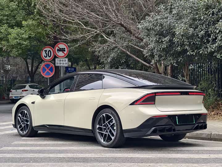 Фото 3 - XPeng F57