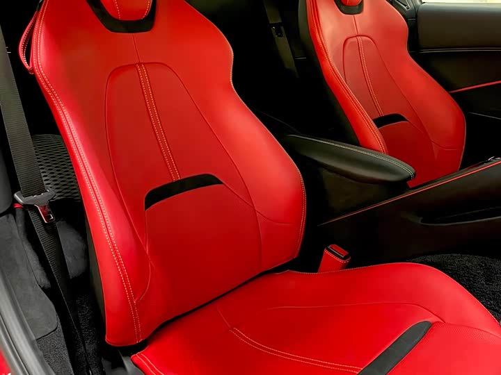 Фото 11 - Ferrari Roma