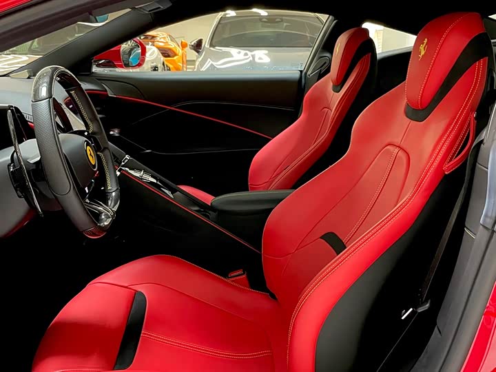 Фото 12 - Ferrari Roma