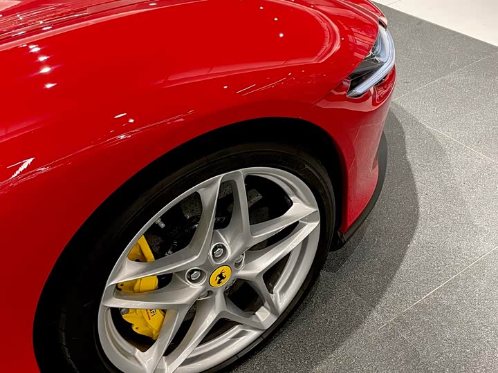 Фото 4 - Ferrari Roma