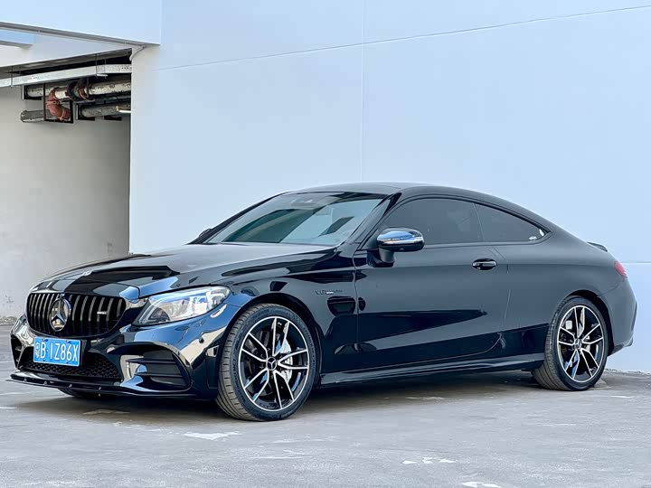 Фото 1 - Mercedes-Benz C-Class AMG