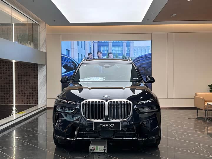 Фото 2 - BMW X7