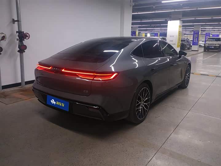 Photo 3 - Geely Galaxy E8