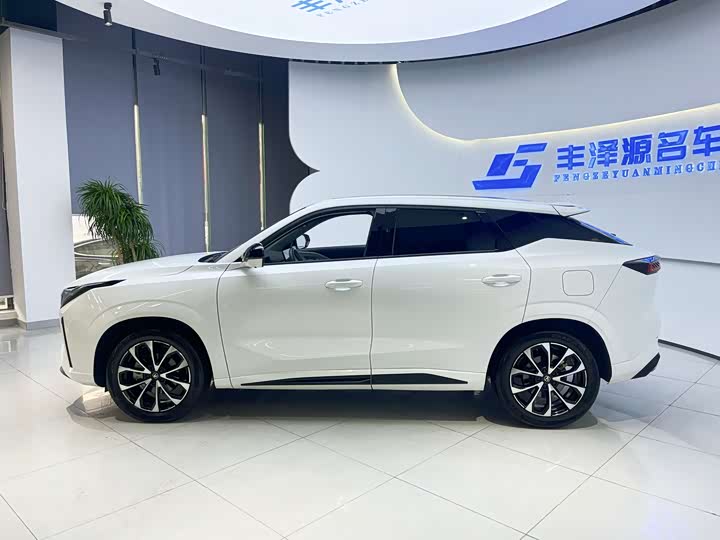 Фото 2 - Changan UNI-Z Hybrid