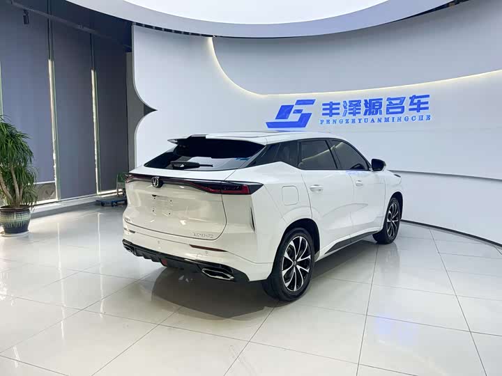 Фото 3 - Changan UNI-Z Hybrid