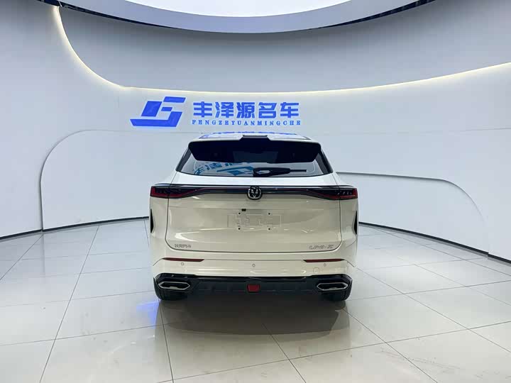 Фото 4 - Changan UNI-Z Hybrid