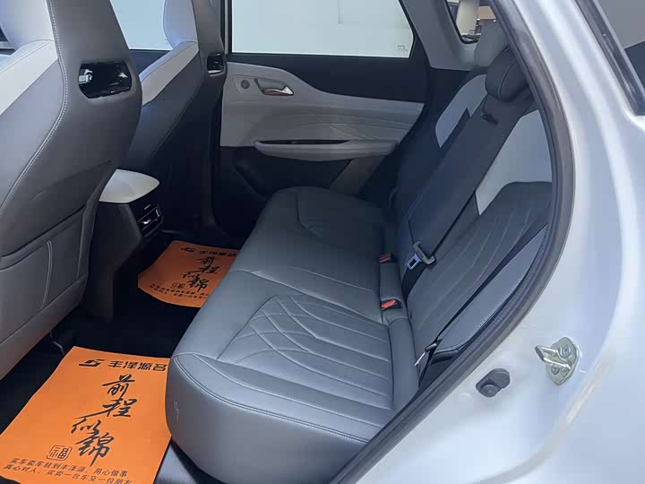 Фото 8 - Changan UNI-Z Hybrid