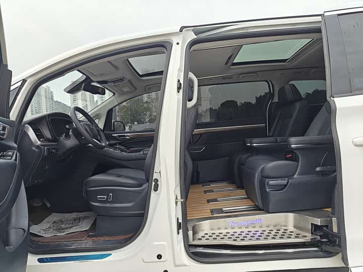 Фото 7 - GAC Trumpchi M8