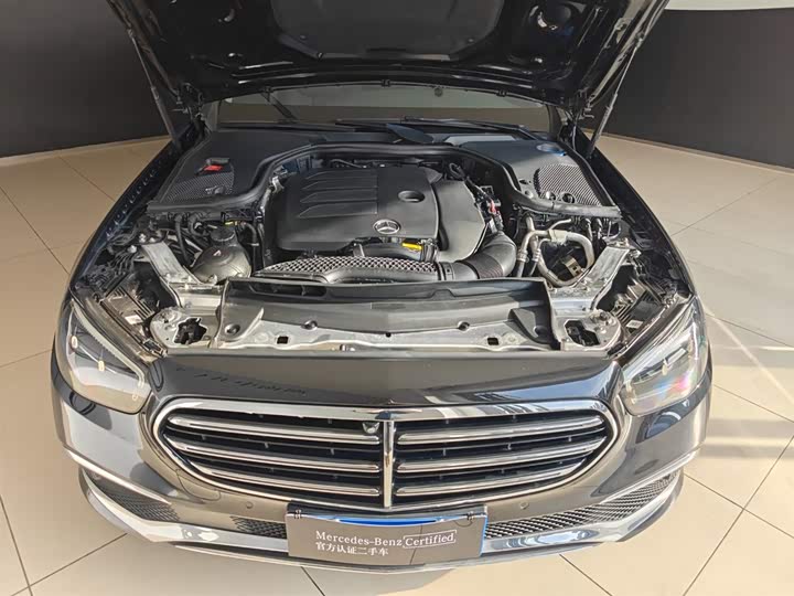 Photo 8 - Mercedes-Benz E-Class