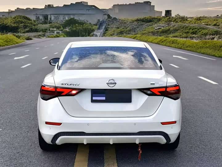 Фото 5 - Nissan Sylphy
