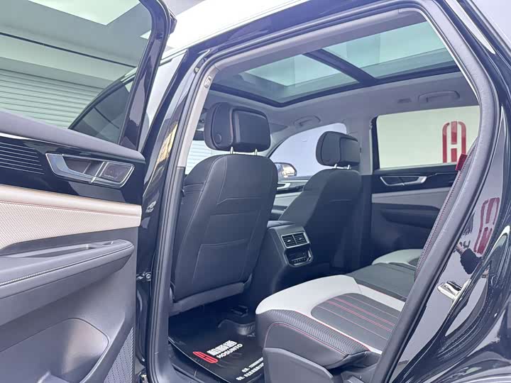 Photo 6 - Volkswagen Teramont X