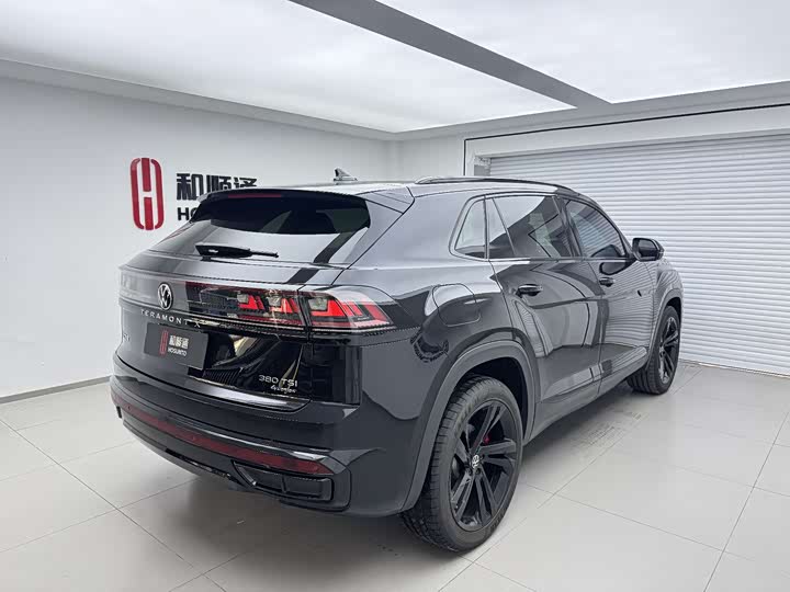 Photo 9 - Volkswagen Teramont X