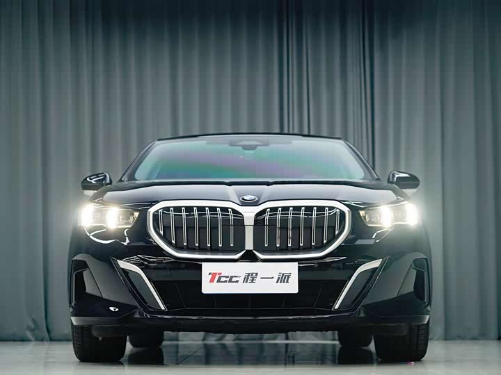 Фото 2 - BMW 5 Series