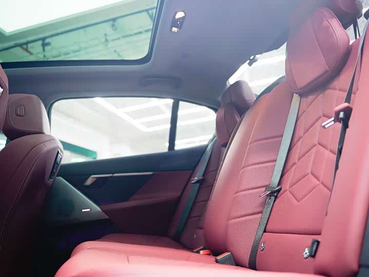 Фото 8 - BMW 5 Series