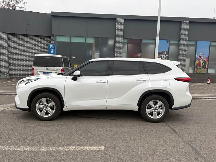 Фото 5 - Toyota Highlander