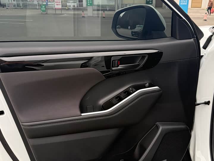 Фото 6 - Toyota Highlander