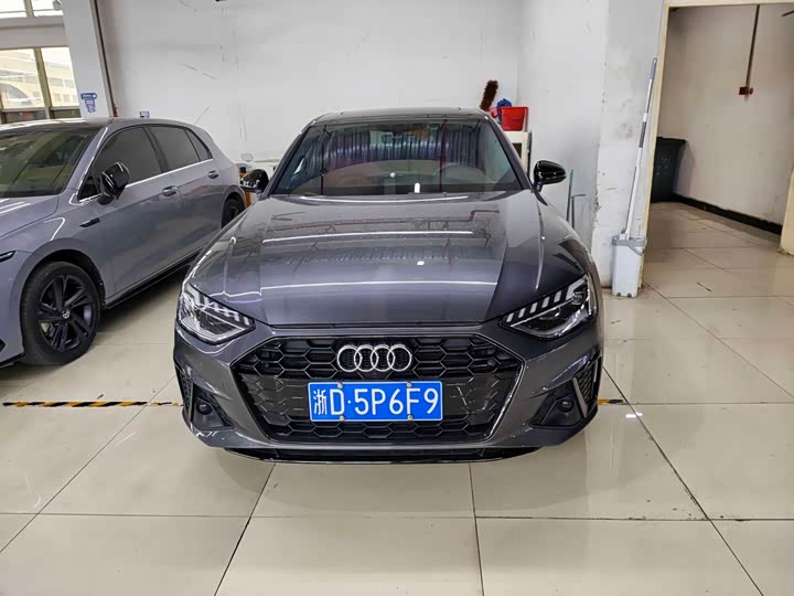 Фото 2 - Audi A4L