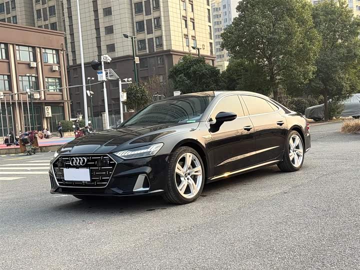 Фото 1 - Audi A7L