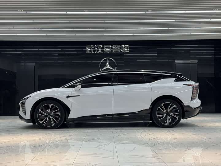 Фото 2 - HiPhi X