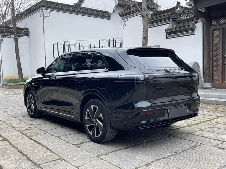 Photo 5 - Exeed Sterra ET