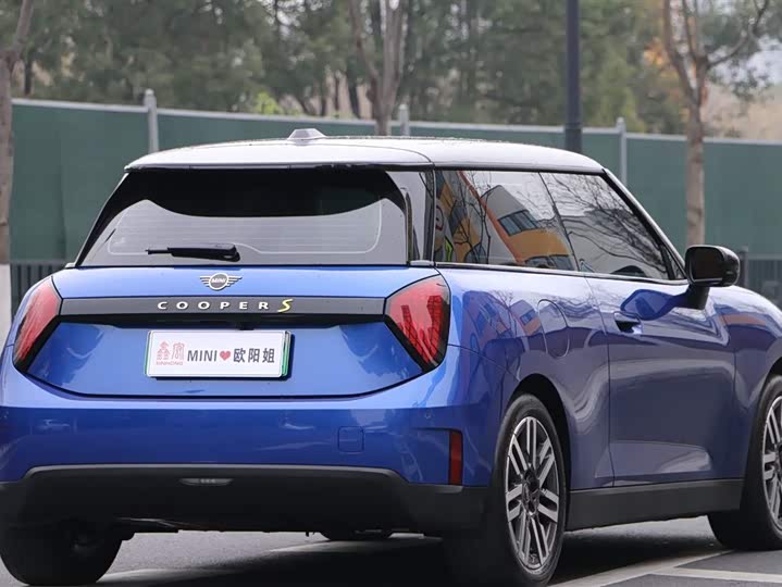 Photo 4 - Mini Cooper