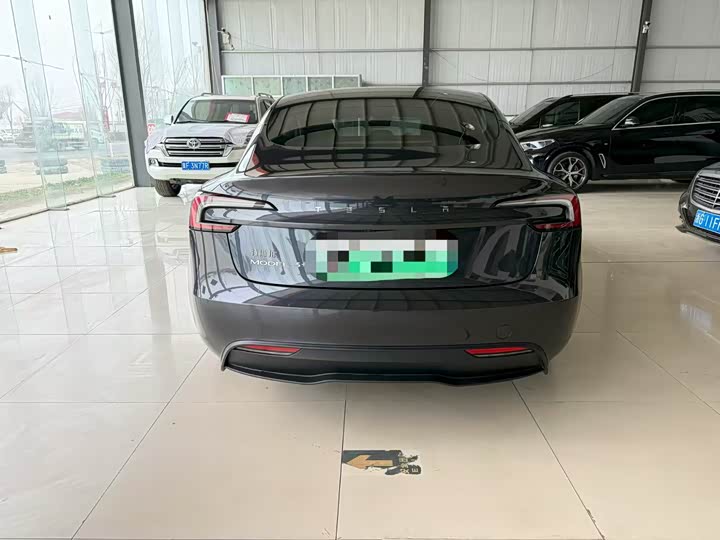 Фото 5 - Tesla Model 3