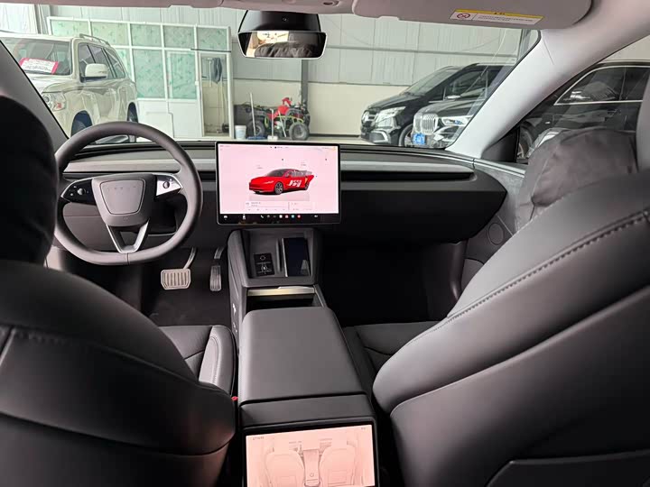 Фото 9 - Tesla Model 3