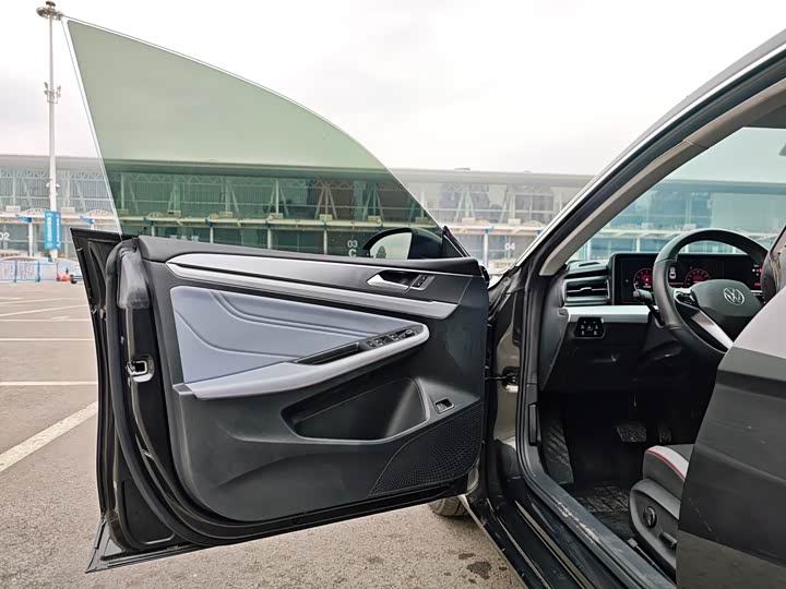 Фото 9 - Volkswagen Lamando L