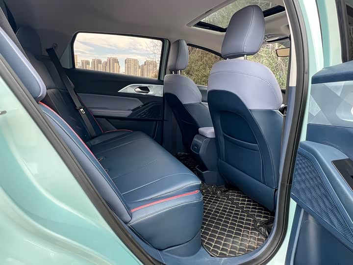 Фото 8 - Geely Geometry E Firefly