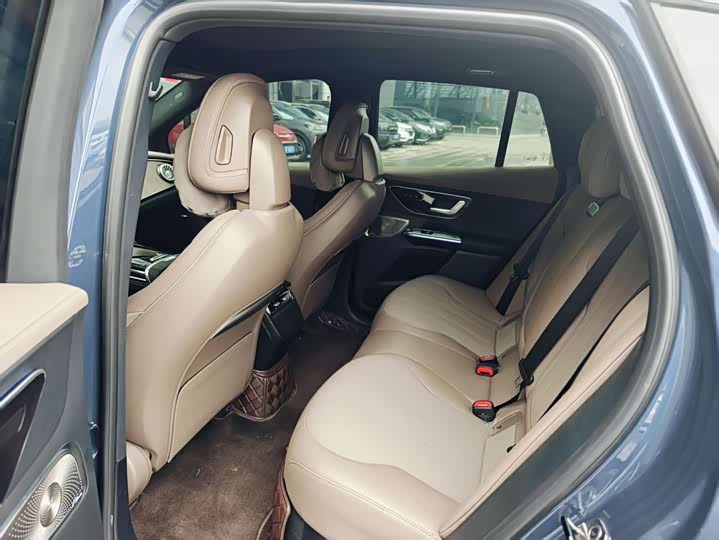 Фото 7 - Mercedes-Benz EQE SUV