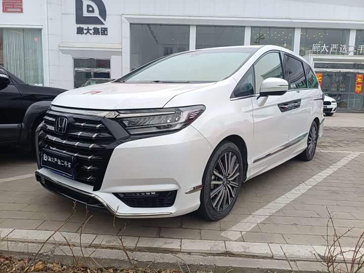 Фото 1 - Honda Elysion