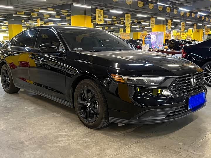 Фото 2 - Honda Accord