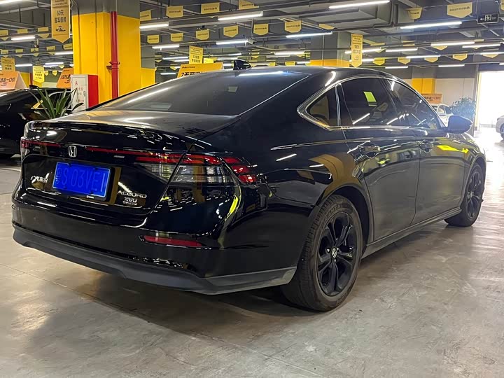 Фото 3 - Honda Accord