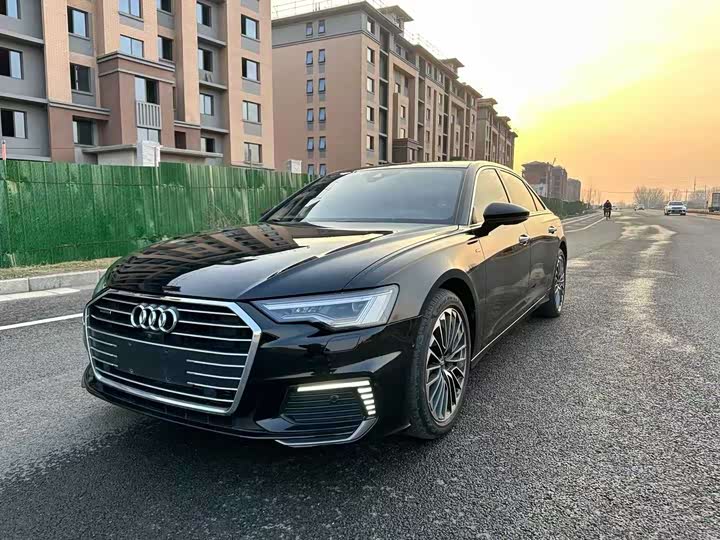 Фото 1 - Audi A6L Hybrid