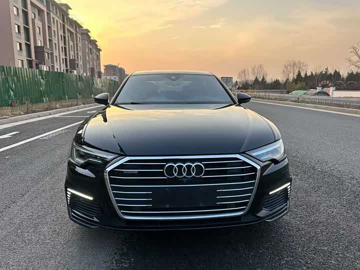 Фото 2 - Audi A6L Hybrid